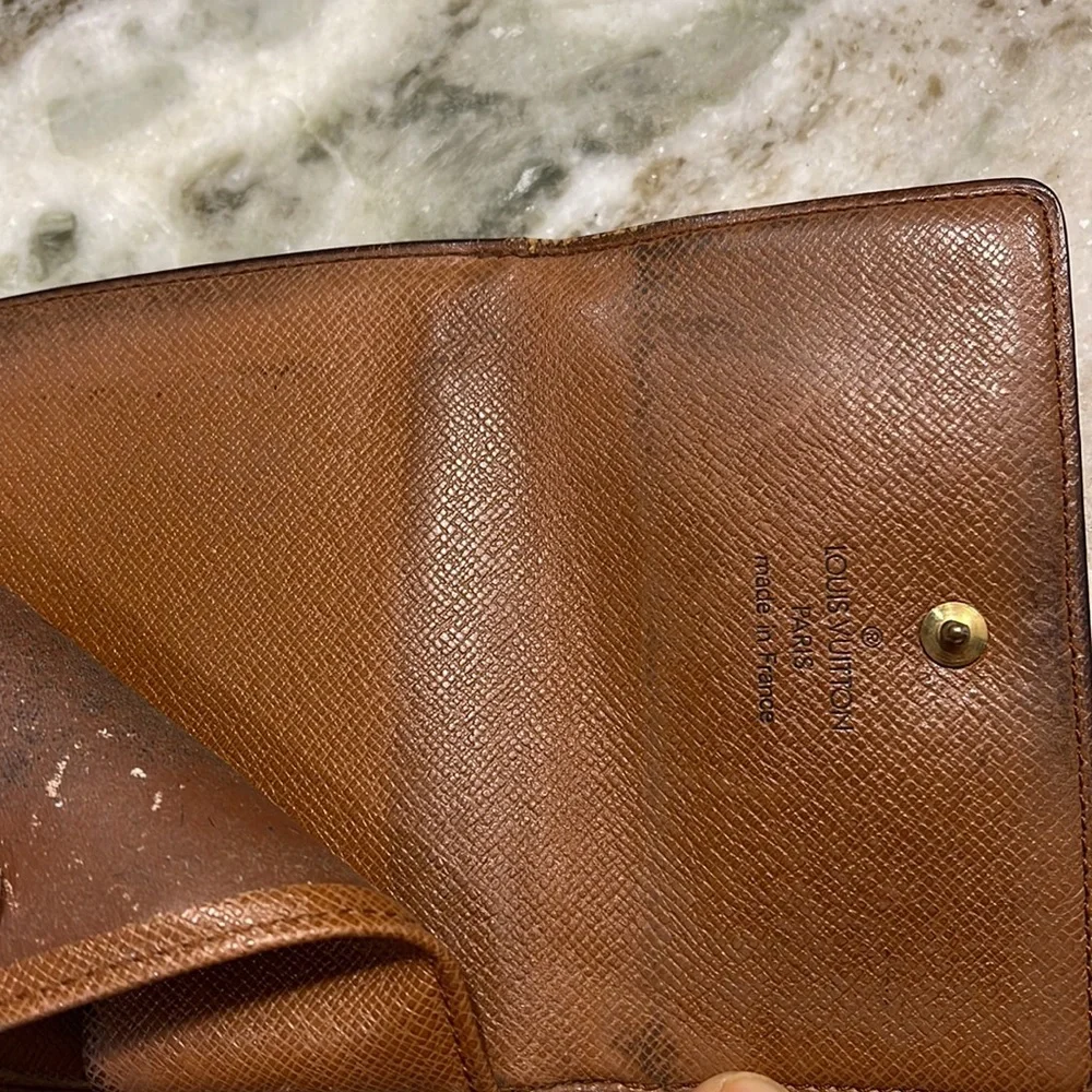 Louis Vuitton Men's Monogram Elise Wallet